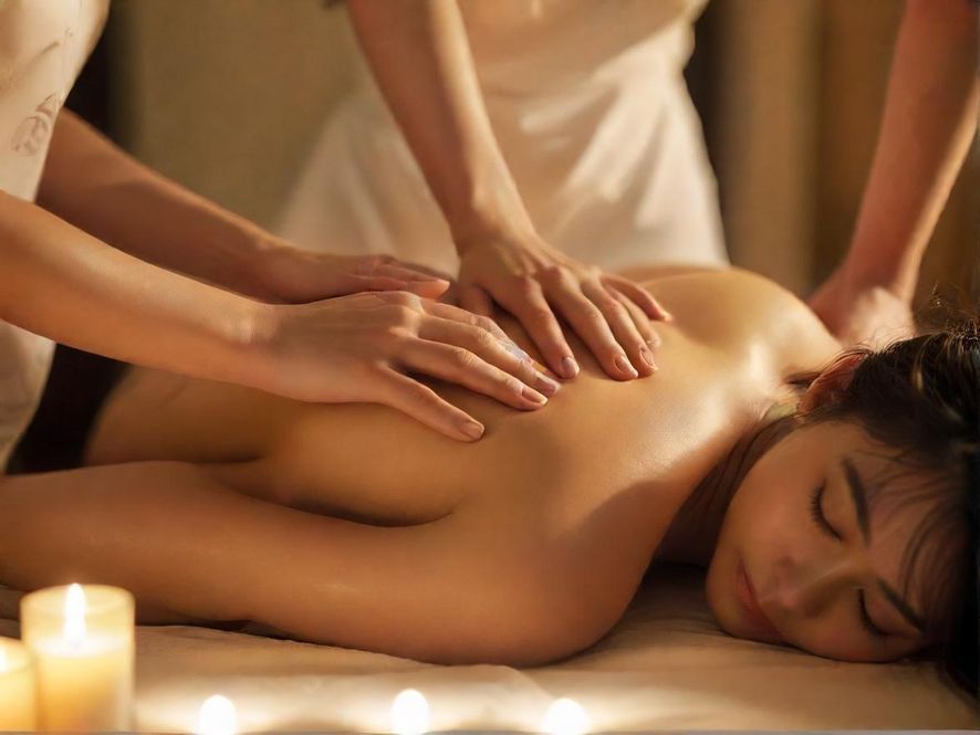 专业按摩师为您带来极致放松的疗愈体验。