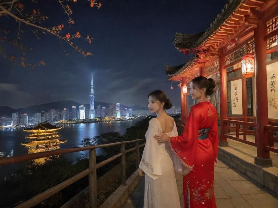 广州休闲会所夜晚入口