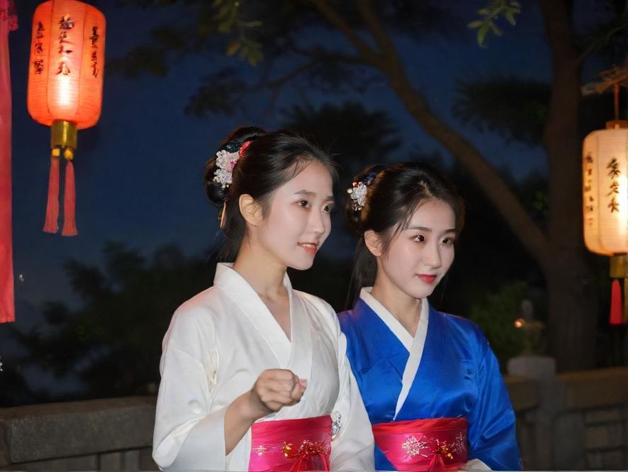 高端夜场会所豪华大厅实景图