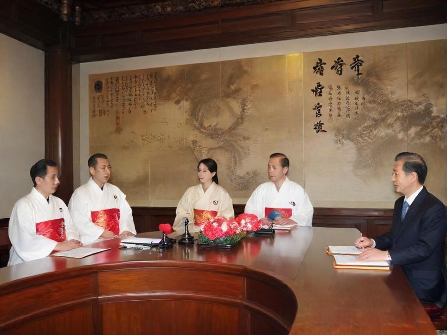 广州盈通国际水会按摩房,柔和灯光下的现代简约风格,营造宁静私密的氛围